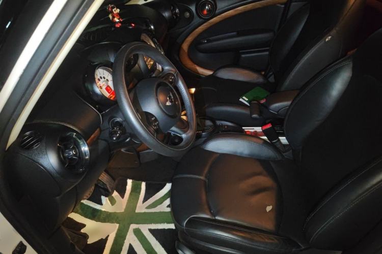 Used MINI Countryman 2013 1.6T COOPER S ALL4 Ski Edition Left Front Seat