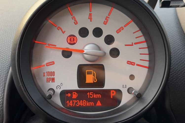Used MINI Countryman 2013 1.6T COOPER ALL4 Fun Odometer Close Up