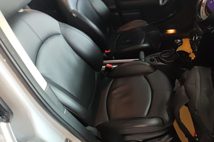 Used MINI Countryman 2013 1.6T COOPER ALL4 Excitement Right Front Seat