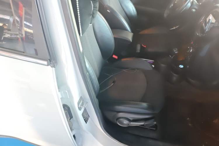 Used MINI Countryman 2013 1.6T COOPER ALL4 Fun Right Front Seat