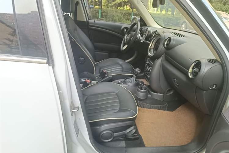 Used MINI Countryman 2013 1.6T COOPER S ALL4 5-seater Custom Edition Right Front Seat