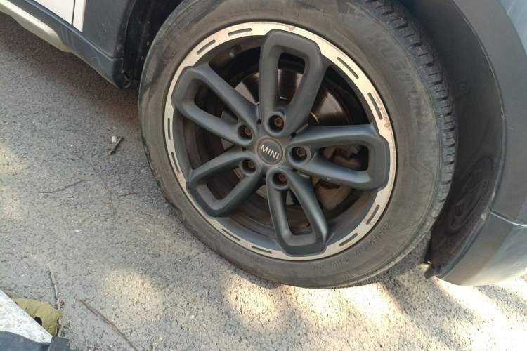 Used MINI Countryman 2013 1.6T COOPER ALL4 Fun Right Front Wheel Hub