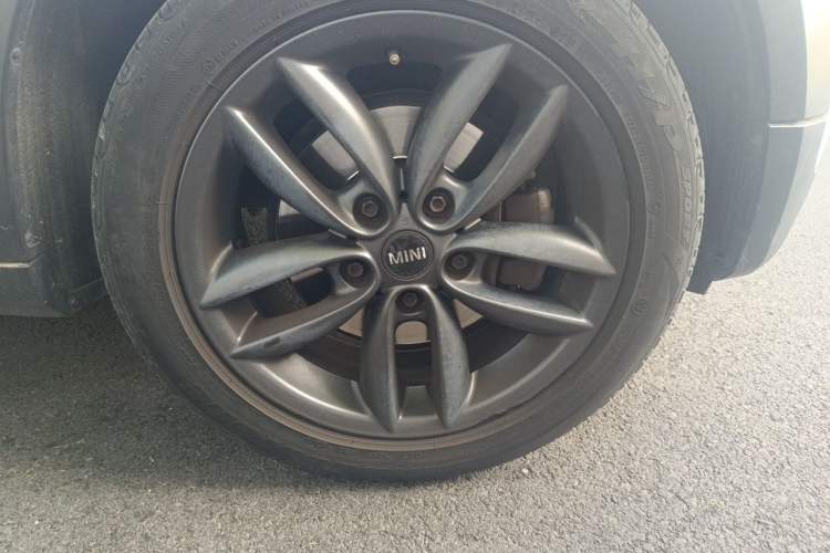 Used MINI Countryman 2013 1.6T COOPER ALL4 Fun Right Front Wheel Hub