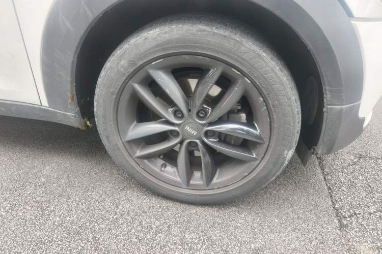 Used MINI Countryman 2013 1.6T COOPER ALL4 Excitement Right Front Wheel Hub