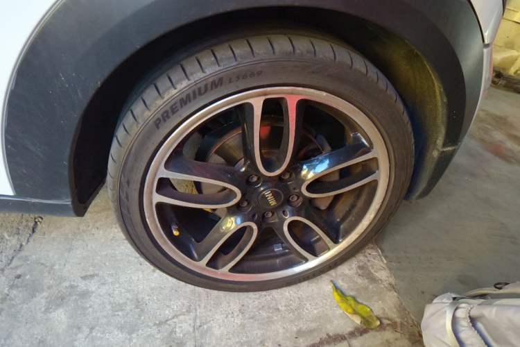 Used MINI Countryman 2013 1.6T COOPER ALL4 Excitement Right Front Wheel Hub