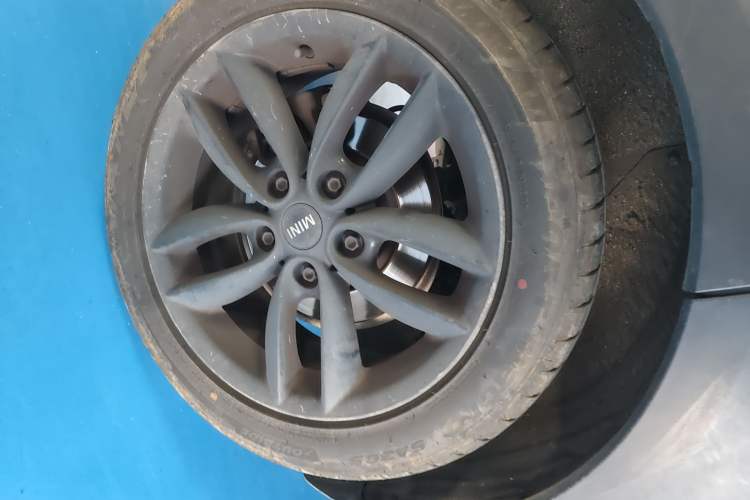 Used MINI Countryman 2013 1.6T COOPER ALL4 Fun Right Rear Wheel Hub