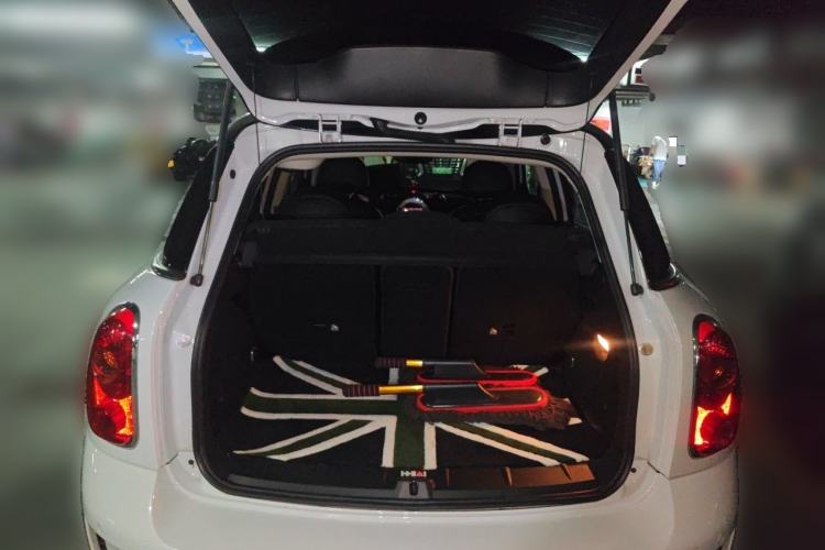 Used MINI Countryman 2013 1.6T COOPER S ALL4 Ski Edition Trunk