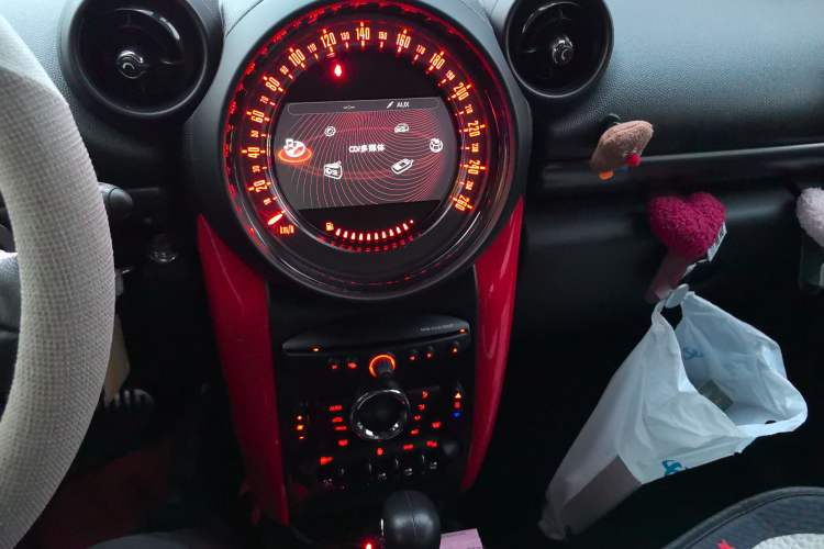 Used MINI Countryman 2014 1.6T COOPER S Audio And AC Panel