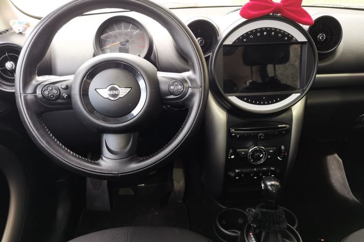 Used MINI Countryman 2014 1.6T COOPER ALL4 Fun Center Console