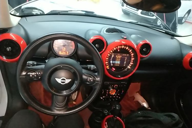 Used MINI Countryman 2014 1.6T COOPER ALL4 Excitement Center Console