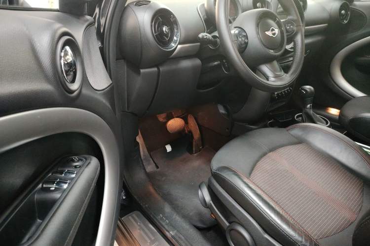 Used MINI Countryman 2014 1.6L COOPER Fun Driver Seat