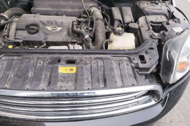 Used MINI Countryman 2014 1.6T COOPER ALL4 Fun Engine Bay Left