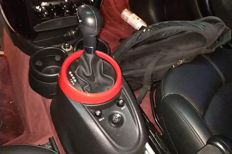 Used MINI Countryman 2014 1.6T COOPER ALL4 Excitement Gear Lever