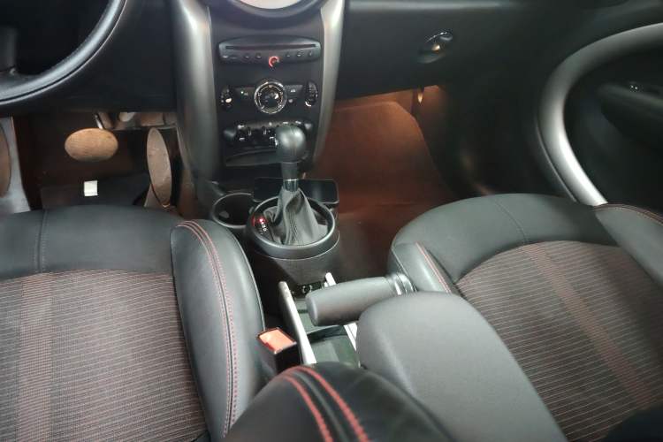 Used MINI Countryman 2014 1.6L COOPER Fun Gear Lever