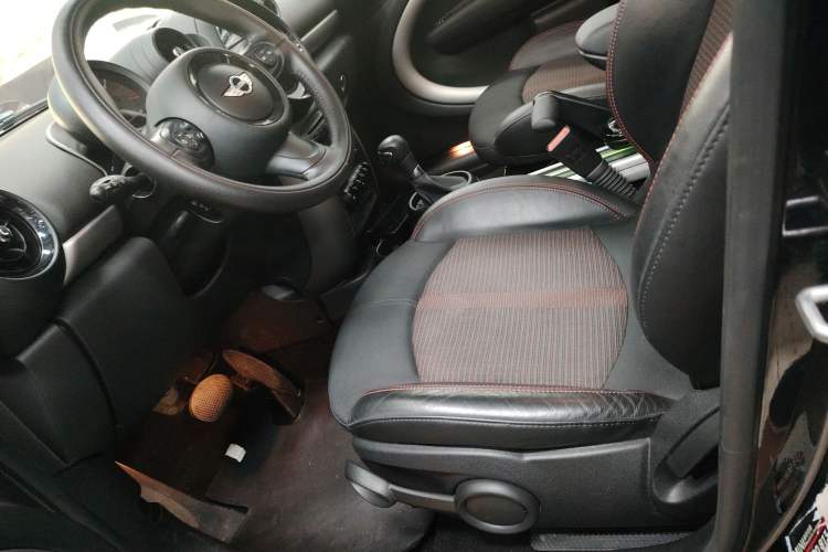 Used MINI Countryman 2014 1.6L COOPER Fun Left Front Seat