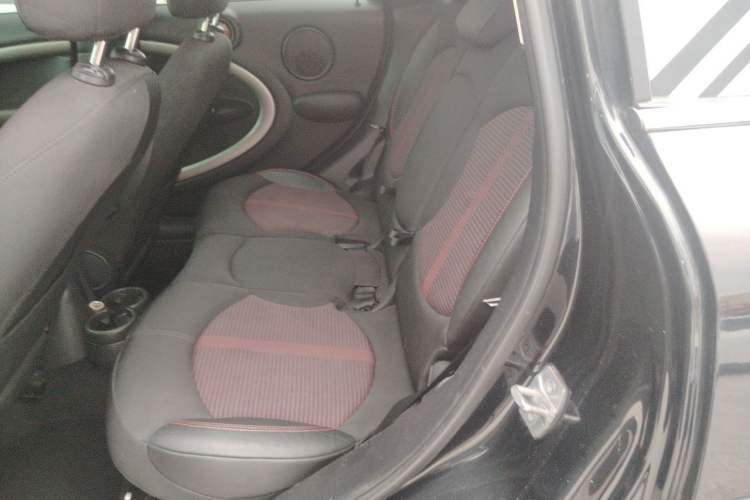 Used MINI Countryman 2014 1.6T COOPER ALL4 Fun Left Rear Seat