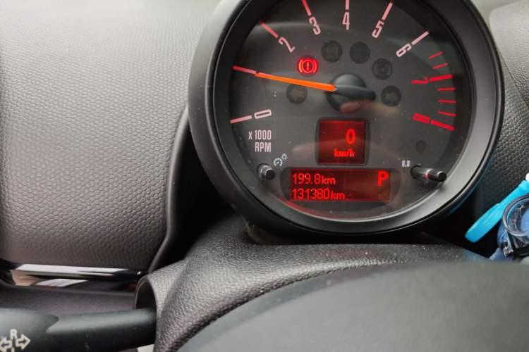 Used MINI Countryman 2014 1.6L COOPER Excitement Odometer Close Up
