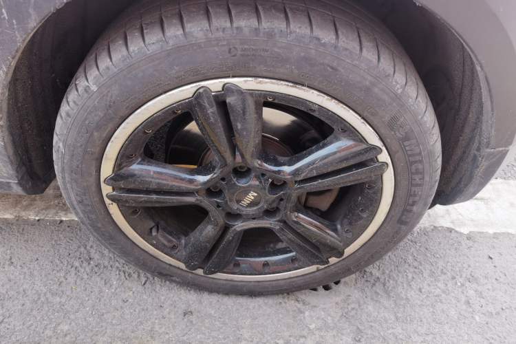 Used MINI Countryman 2014 1.6T COOPER S ALL4 Right Front Wheel Hub