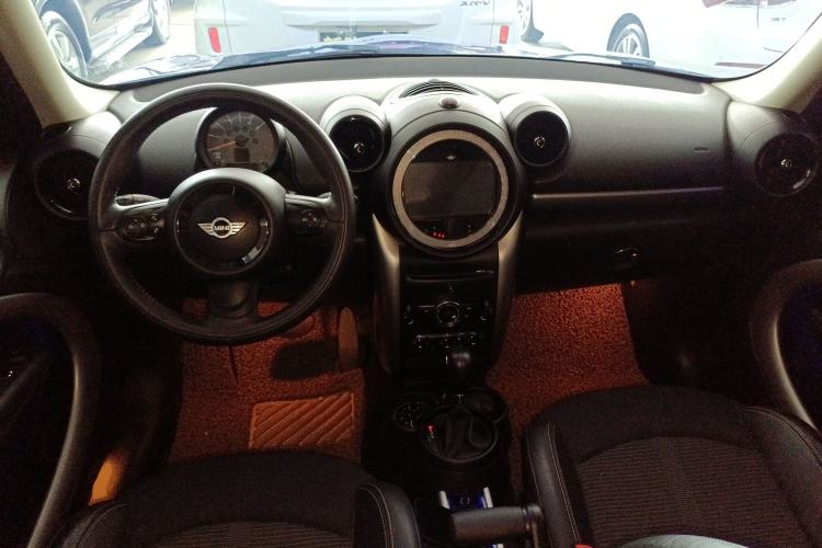 Used MINI Countryman 2014 1.6L COOPER Fun Center Console