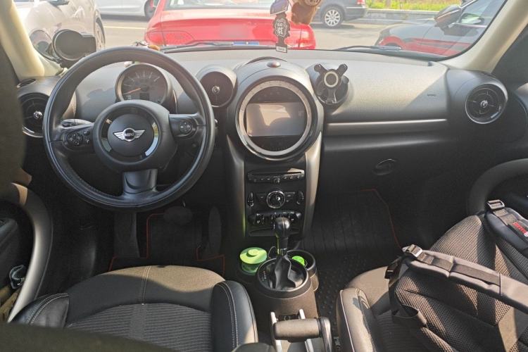 Used MINI Countryman 2014 1.6T COOPER ALL4 Fun Center Console