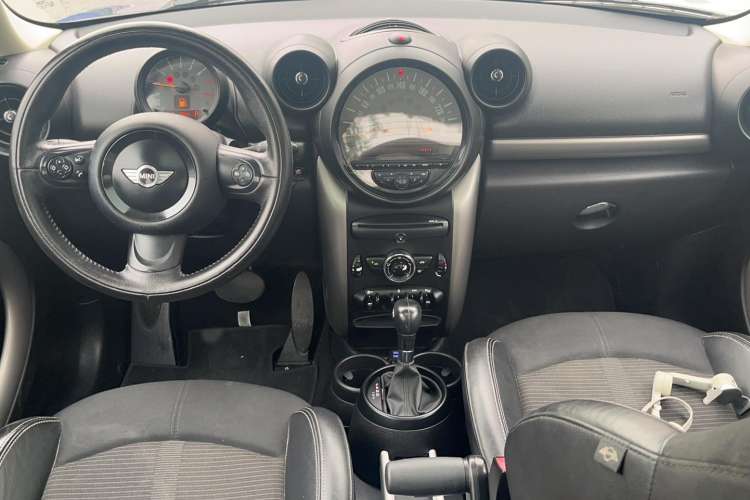 Used MINI Countryman 2014 1.6L COOPER Fun Center Console