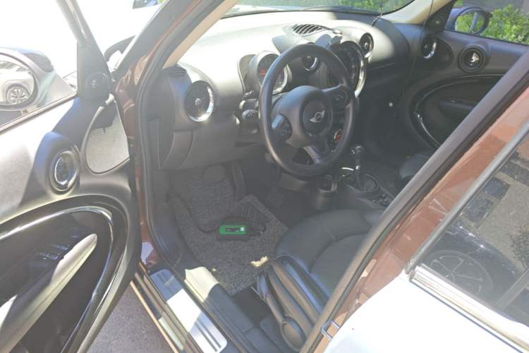 Used MINI Countryman 2014 1.6T COOPER ALL4 Excitement Driver Seat