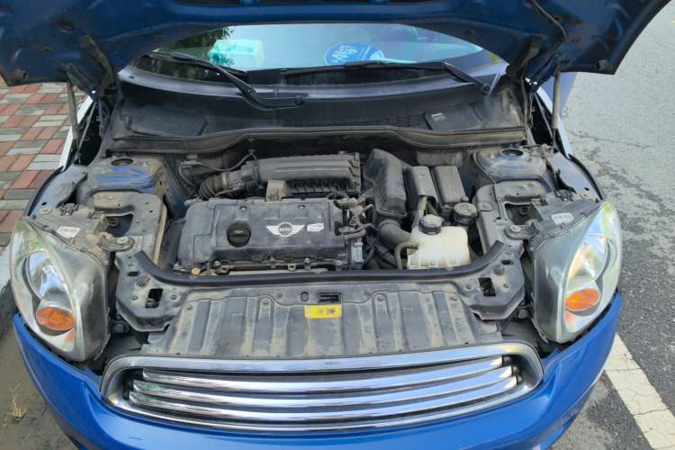 Used MINI Countryman 2014 1.6L COOPER Fun Engine Bay