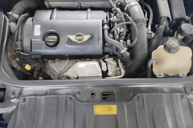 Used MINI Countryman 2014 1.6T COOPER ALL4 Fun Engine Bay