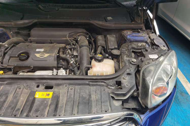 Used MINI Countryman 2014 1.6T COOPER ALL4 Fun Engine Bay Left