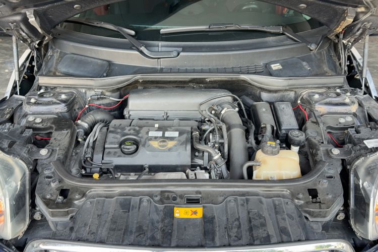 Used MINI Countryman 2014 1.6T COOPER ALL4 Fun Engine Bay