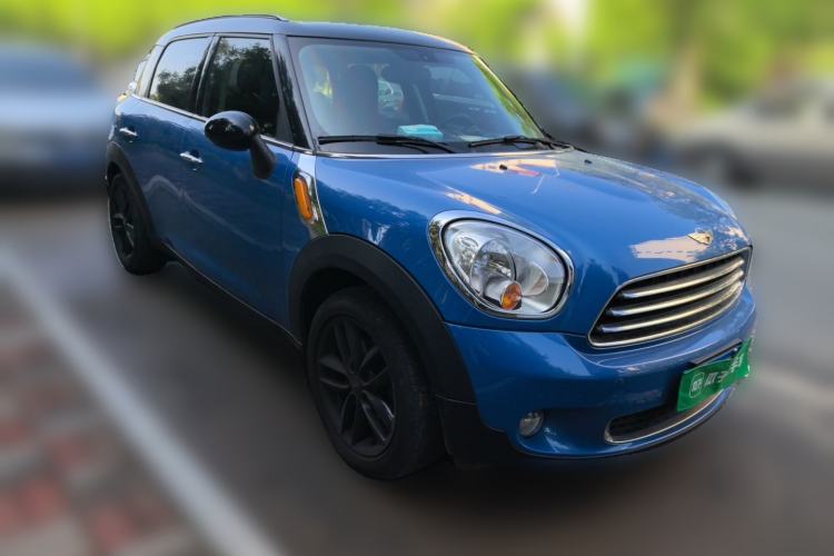 Used MINI Countryman 2014 1.6L COOPER Fun Front Right 45 Deg