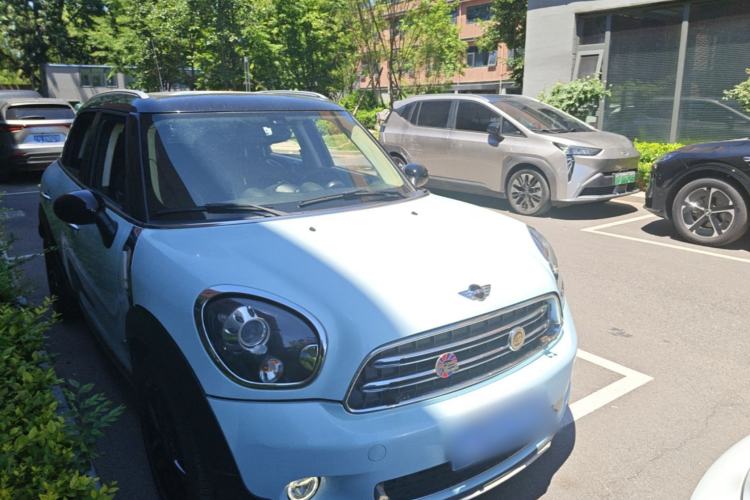Used MINI Countryman 2014 1.6T COOPER ALL4 Excitement Front Right 45 Deg
