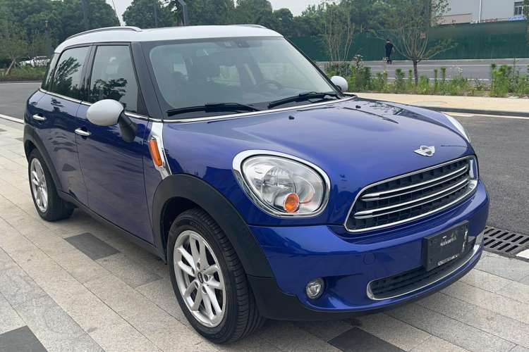 Used MINI Countryman 2014 1.6L COOPER Fun Front Right 45 Deg