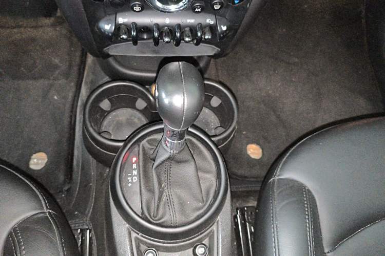 Used MINI Countryman 2014 1.6T COOPER S ALL4 Gear Lever