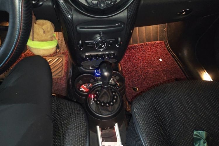 Used MINI Countryman 2014 1.6T COOPER ALL4 Fun Gear Lever