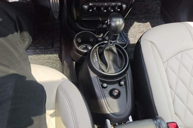 Used MINI Countryman 2014 1.6T COOPER S ALL4 Gear Lever