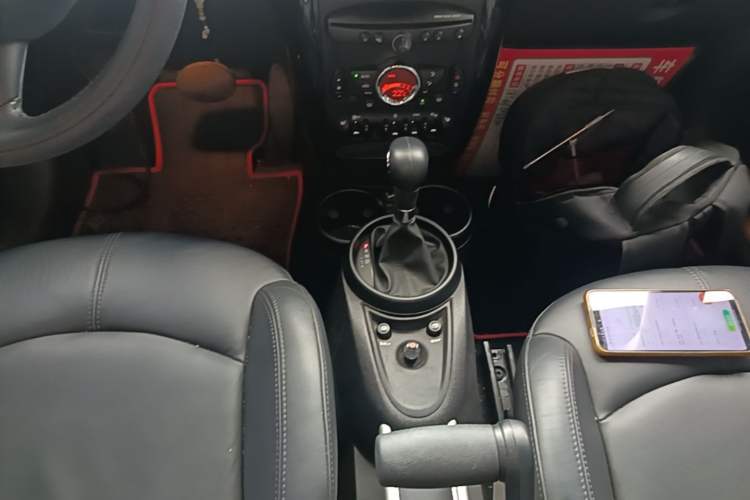 Used MINI Countryman 2014 1.6L COOPER Excitement Gear Lever