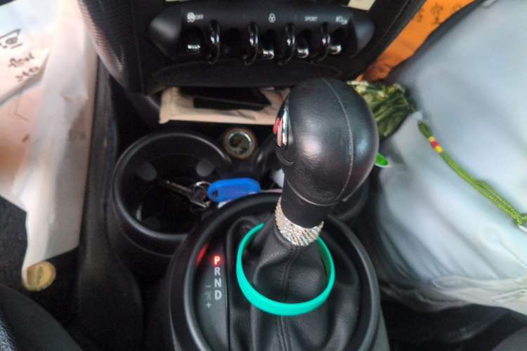 Used MINI Countryman  Gear Lever