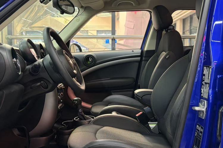 Used MINI Countryman 2014 1.6T COOPER ALL4 Fun Interior 2