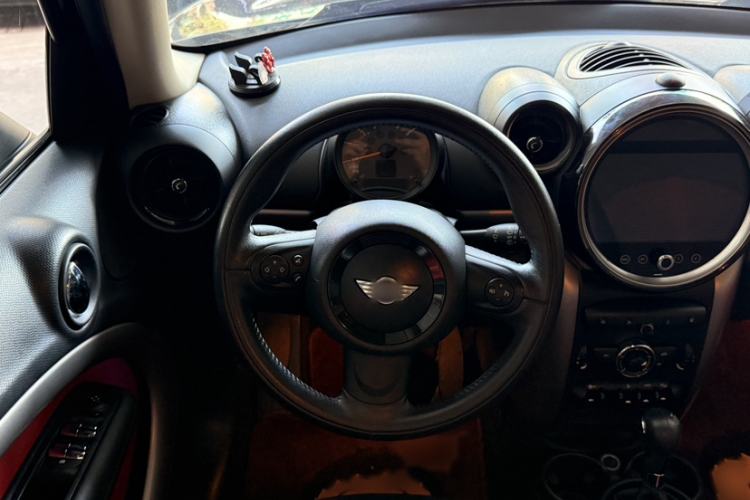 Used MINI Countryman 2014 1.6T COOPER ALL4 Fun Interior 2