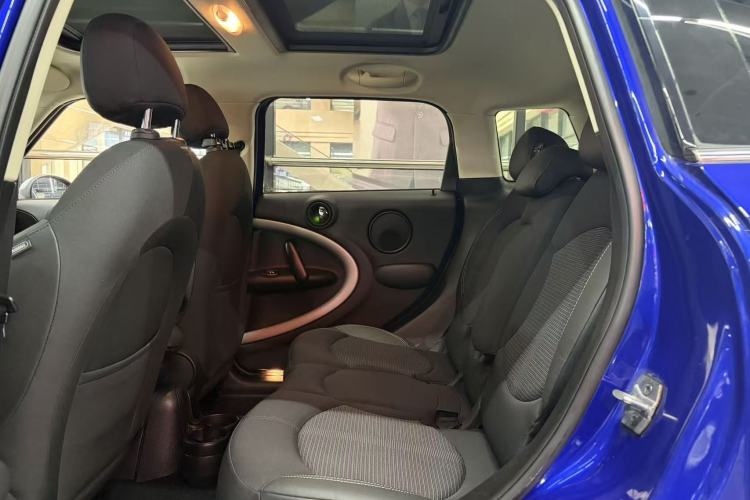 Used MINI Countryman 2014 1.6T COOPER ALL4 Fun Interior 3