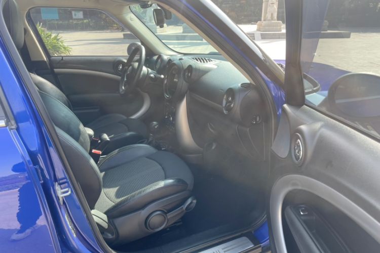 Used MINI Countryman 2014 1.6L COOPER Fun Interior 3
