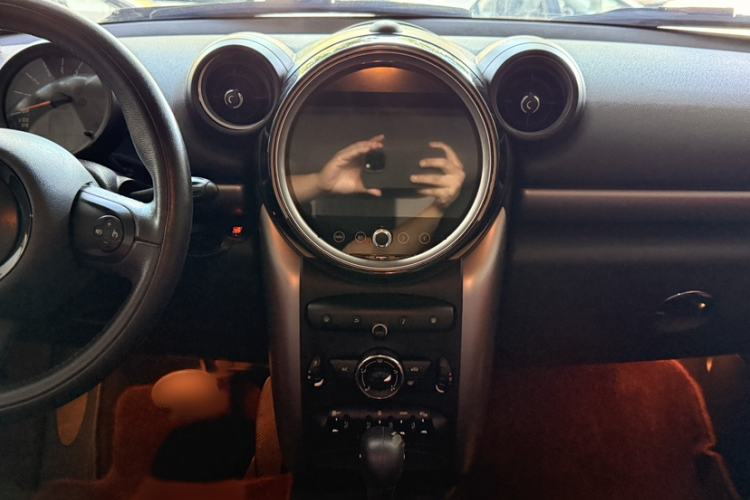 Used MINI Countryman 2014 1.6T COOPER ALL4 Fun Interior 3