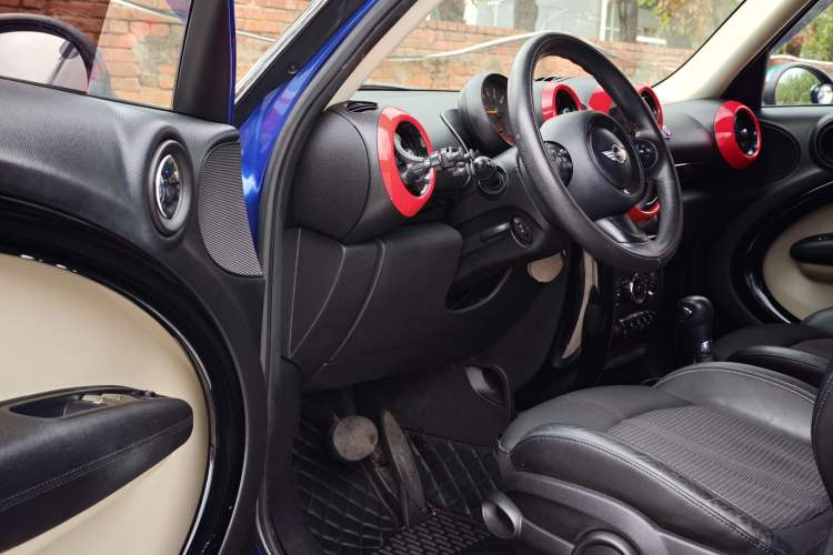 Used MINI Countryman 2014 1.6T COOPER ALL4 Fun Interior 5