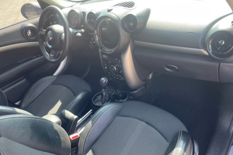 Used MINI Countryman 2014 1.6L COOPER Fun Interior 5