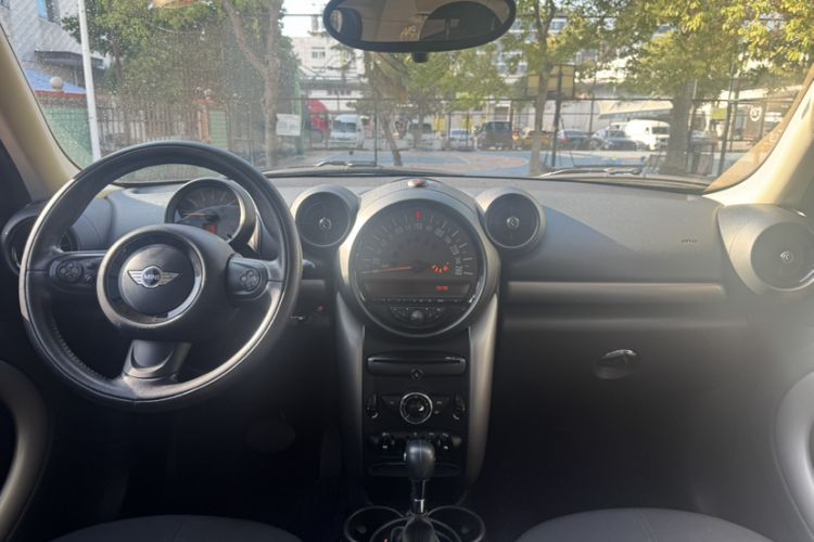Used MINI Countryman 2014 1.6T COOPER ALL4 Fun Interior 5