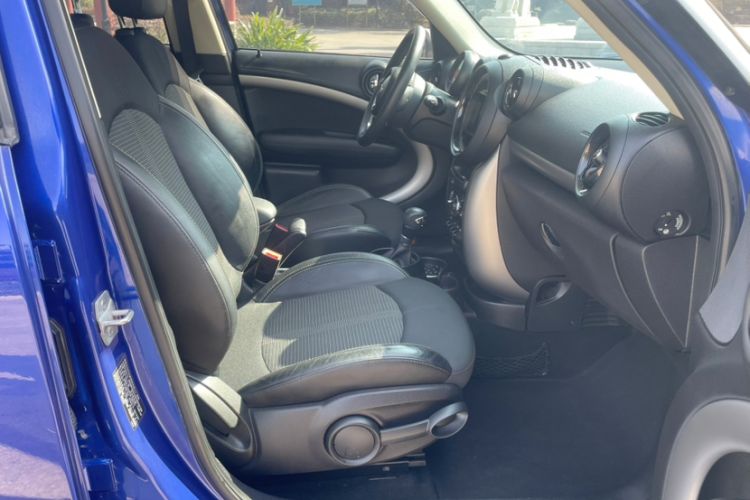 Used MINI Countryman 2014 1.6L COOPER Fun Interior 6