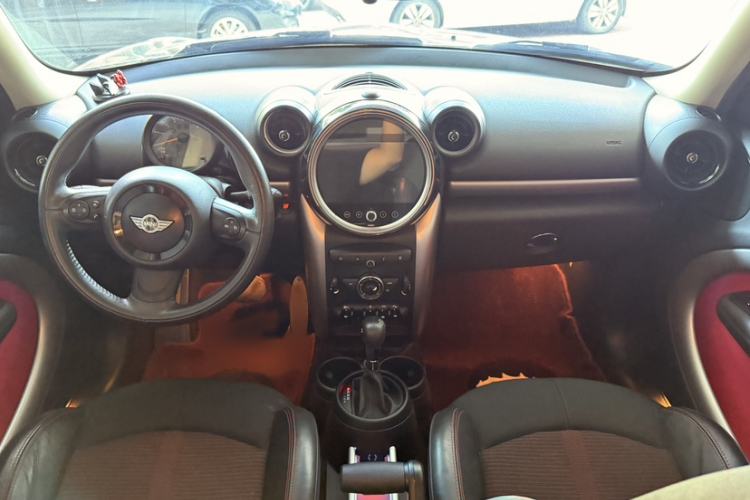 Used MINI Countryman 2014 1.6T COOPER ALL4 Fun Interior 6