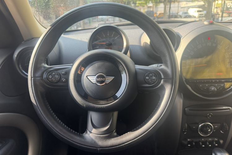 Used MINI Countryman 2014 1.6T COOPER ALL4 Fun Interior 8