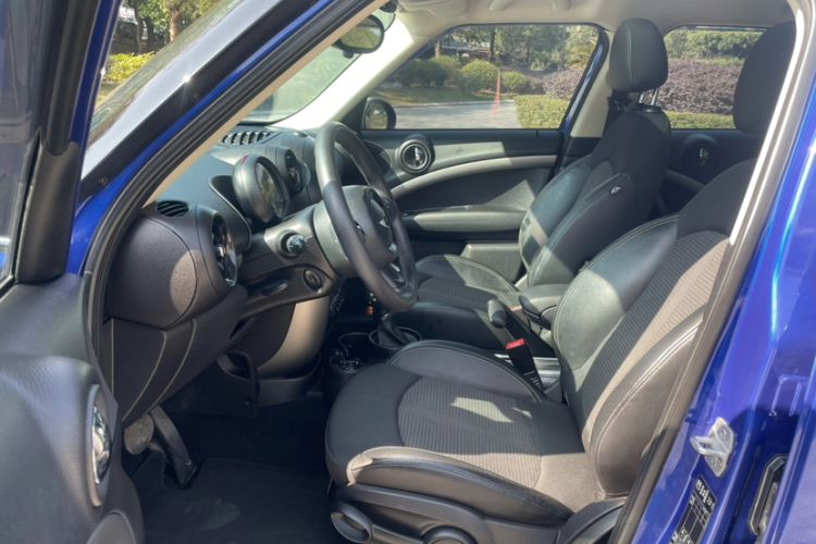 Used MINI Countryman 2014 1.6L COOPER Fun Interior 9
